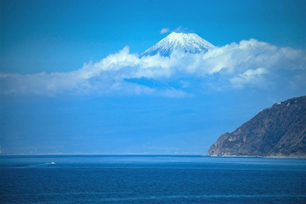 初秋の富士山ーうっすらと雪化粧