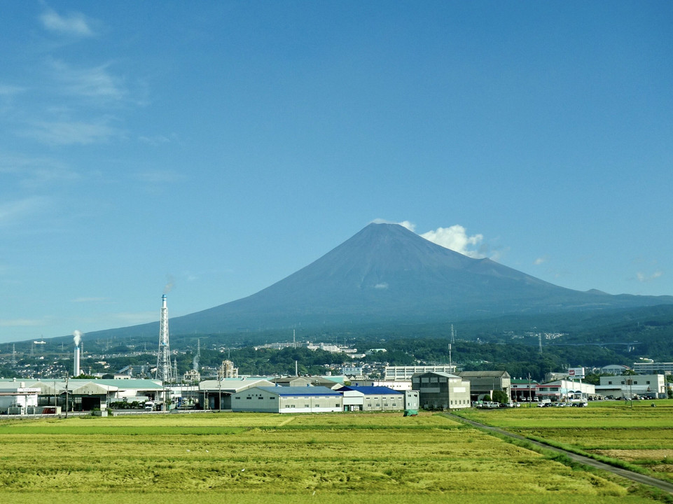 東海道新幹線の車窓から「晩夏の富士山」