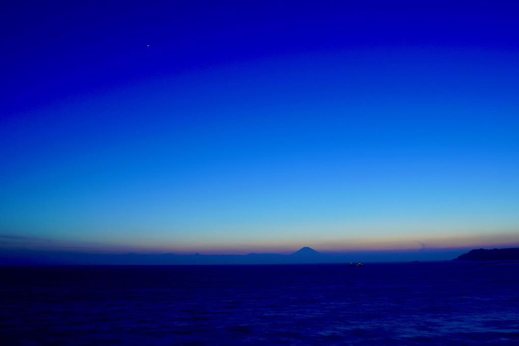金星と富士山、そしてブルーアワー