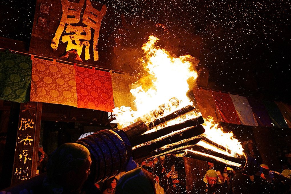 春を告げる火祭り長谷寺