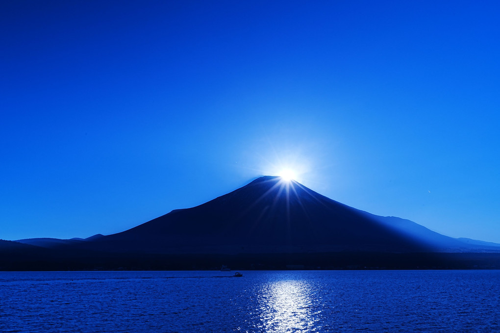 山中湖　ダイヤモンド富士