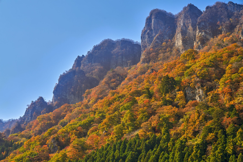 秋晴れの妙義山
