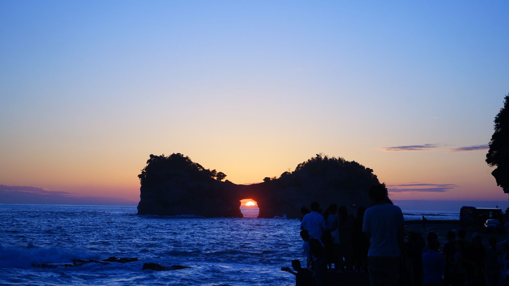 円月島からの夕陽(ギャラリー付)