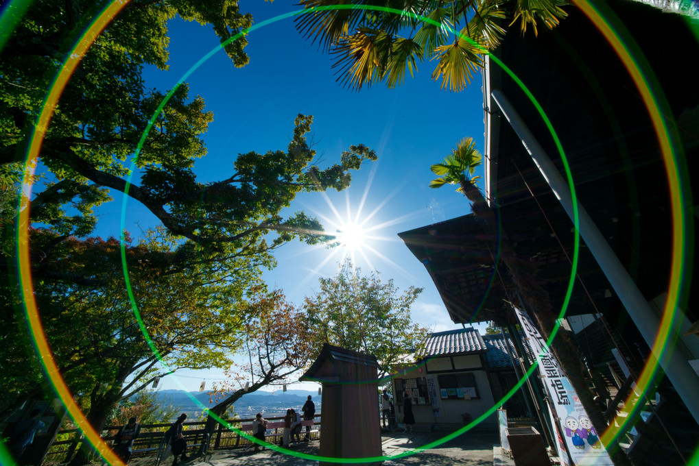 リングゴーストであそぶ 八幡山城址 八幡堀 T3cokeさん Acafe Aの写真投稿サイト ソニー リングゴーストであそぶ 八幡山城址 八幡堀 T3cokeさん Acafe Aの写真投稿サイト ソニー