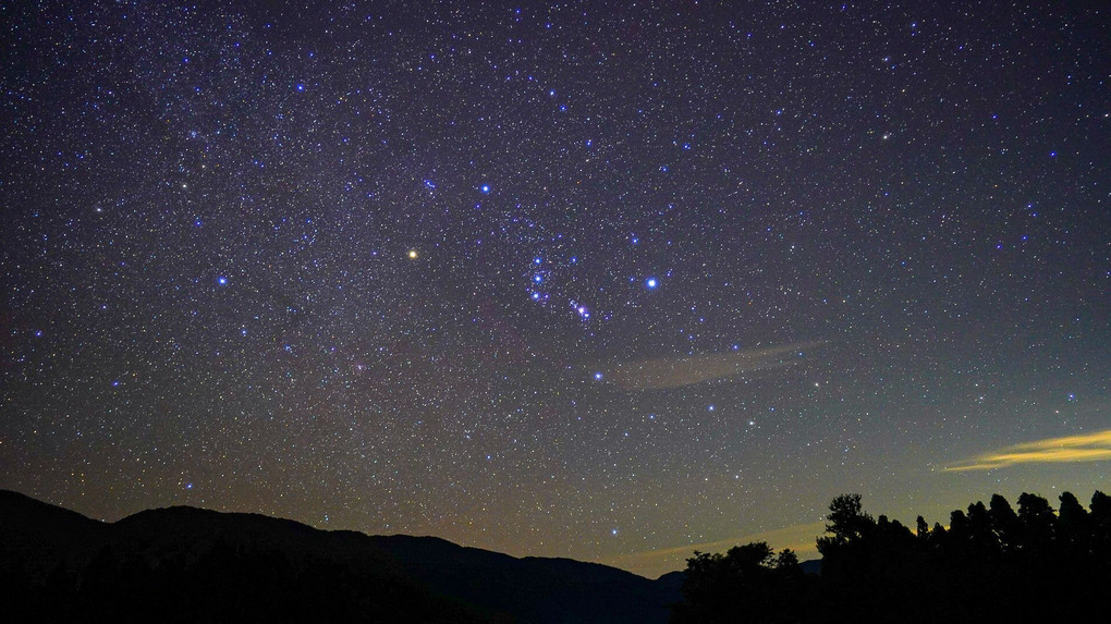 オリオン座と天の川星空撮影