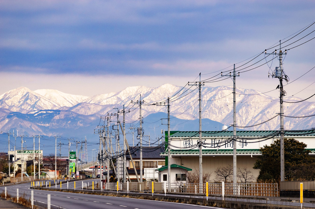 那須の雪山を望む国道4号(Lr版)