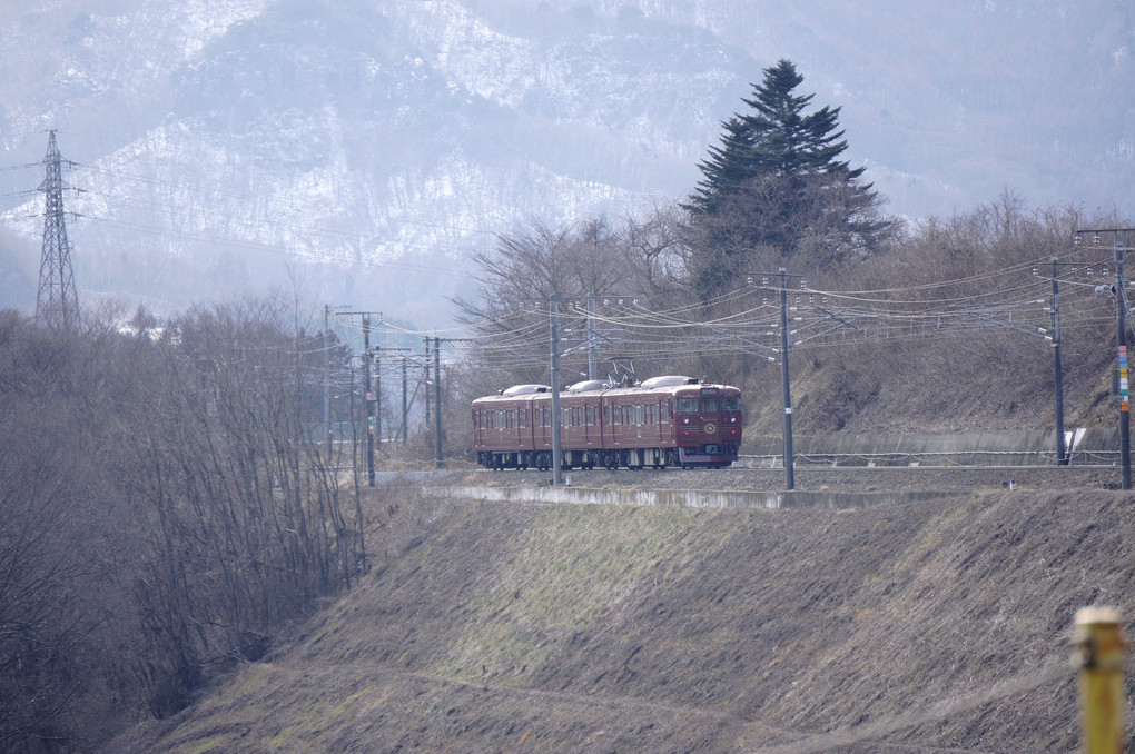 新幹線とローカル電車