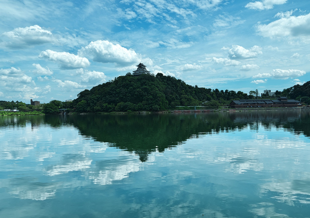犬山城と木曽川