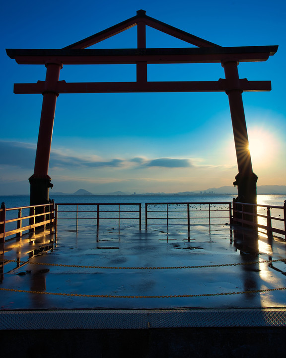 琵琶湖と山王鳥居