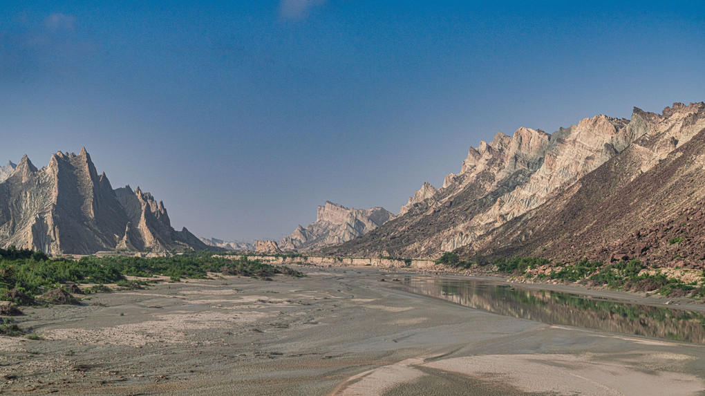 ヒンゴル川の風景