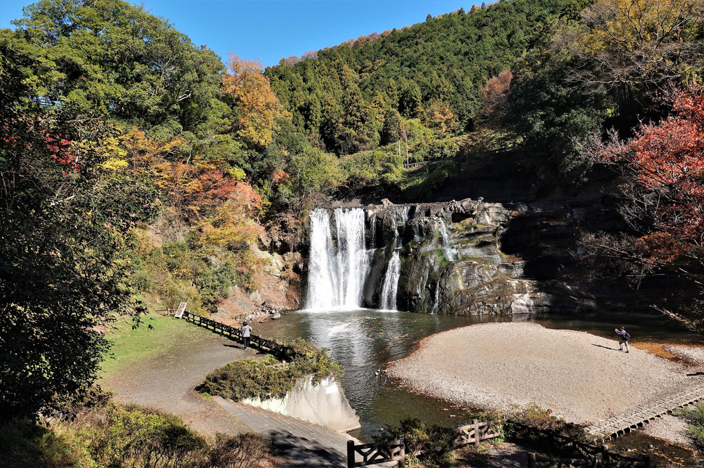 紅葉と龍門の滝