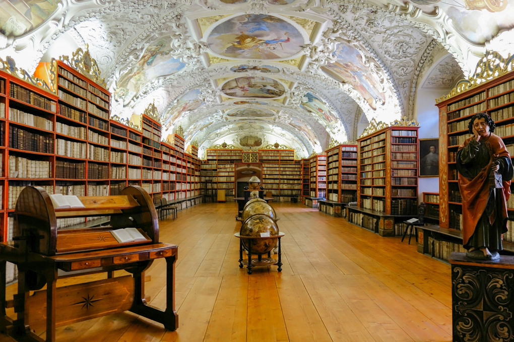 懐かしの美しい図書室