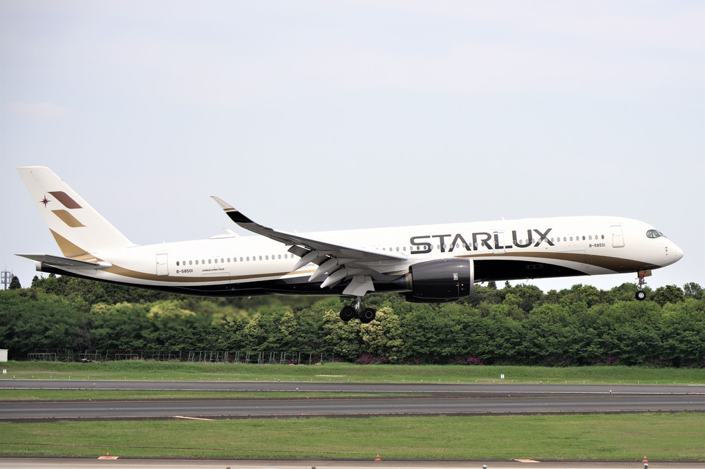 STARLUX A350