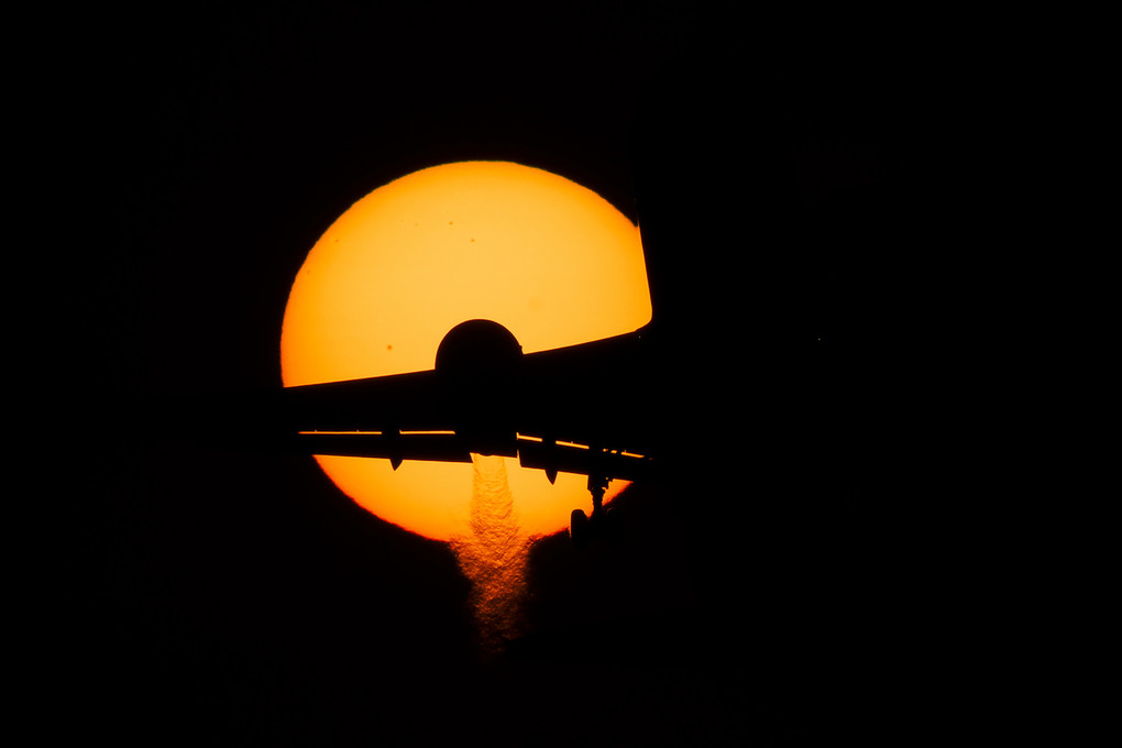 sunset over the runway ver.3　sunspot
