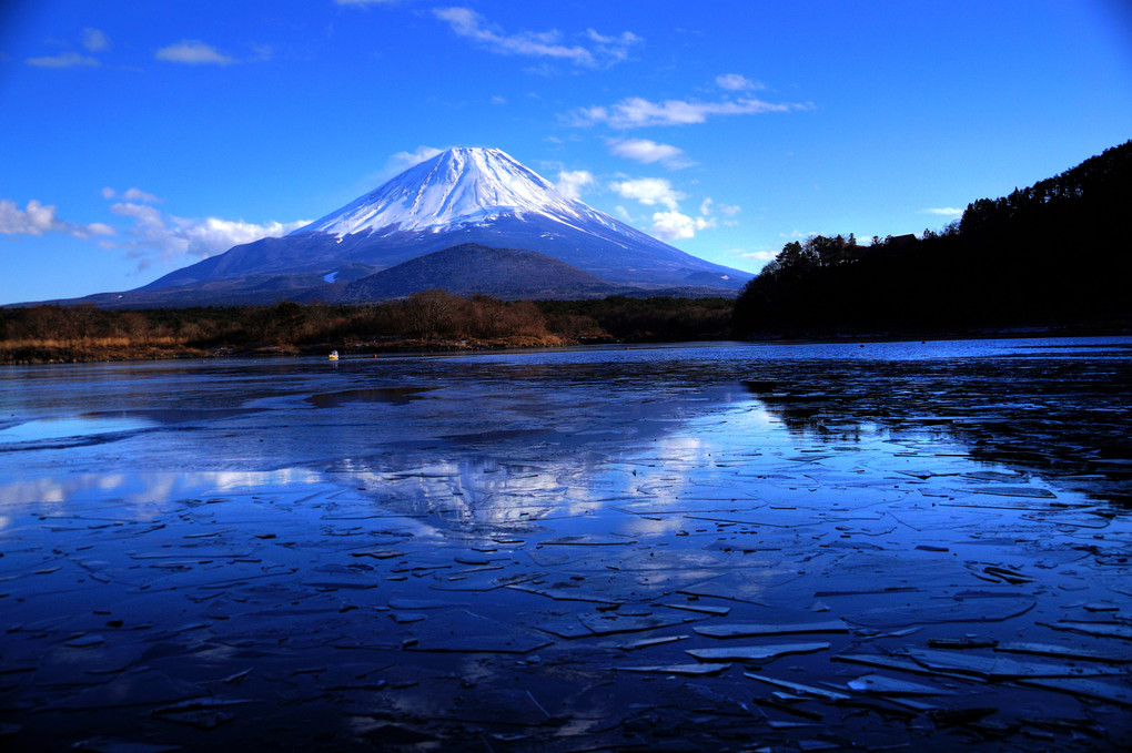 2015謹賀新年・結氷の湖面逆さ富士山＠精進湖