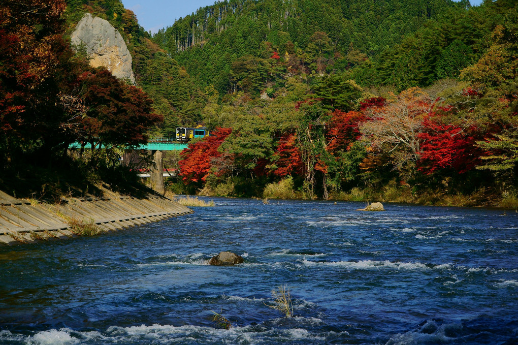 紅葉風景・奥久慈清流ライン＠水郡線