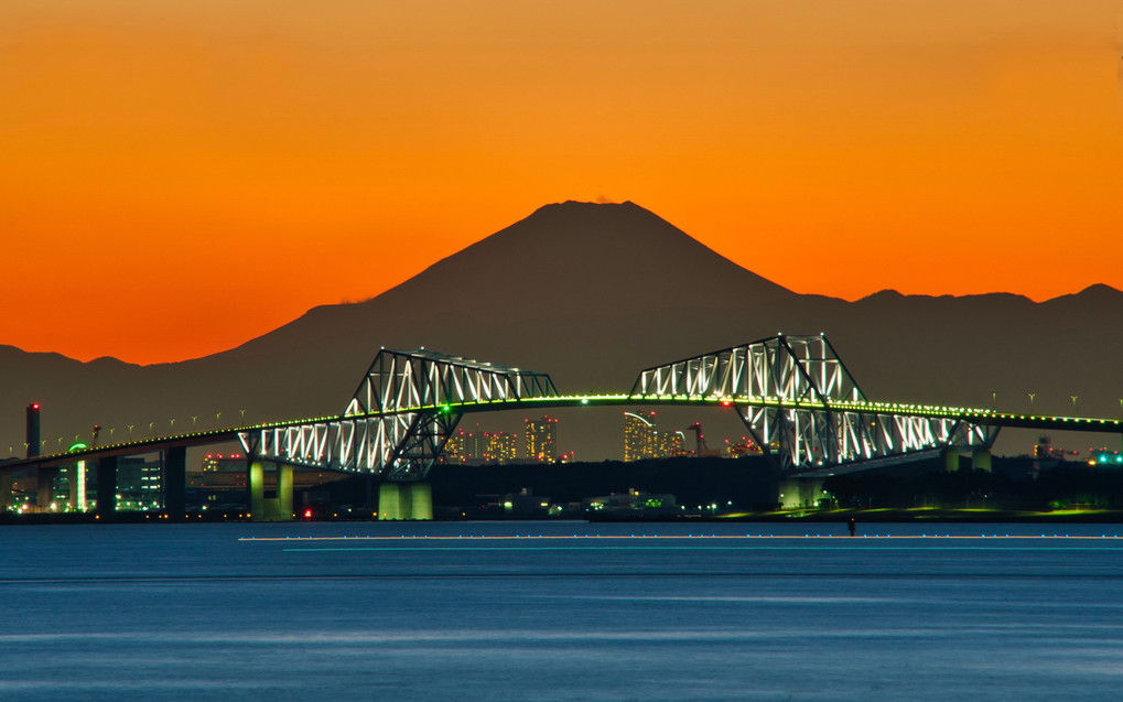 絶景：夕焼け富士山・東京ゲートブリッジライトアップ　#カレンダー2024