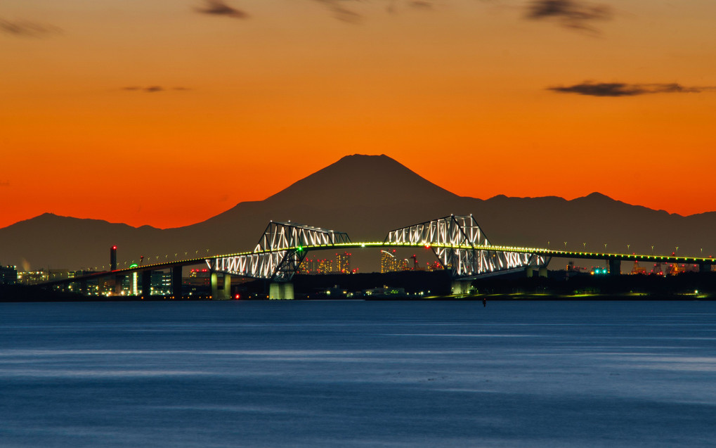 絶景：夕焼け富士山・東京ゲートブリッジライトアップ　#カレンダー2024