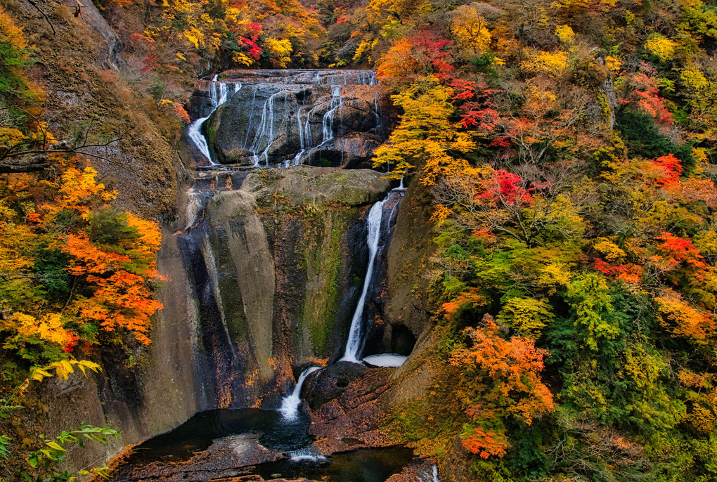 日本三名瀑・紅葉:袋田の滝　#カレンダー2024