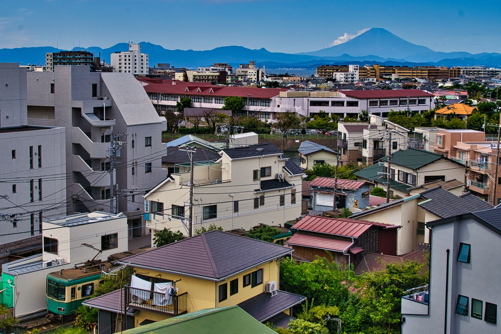 江ノ電を探せ！富士山と江ノ電風景＠湘南江の島駅