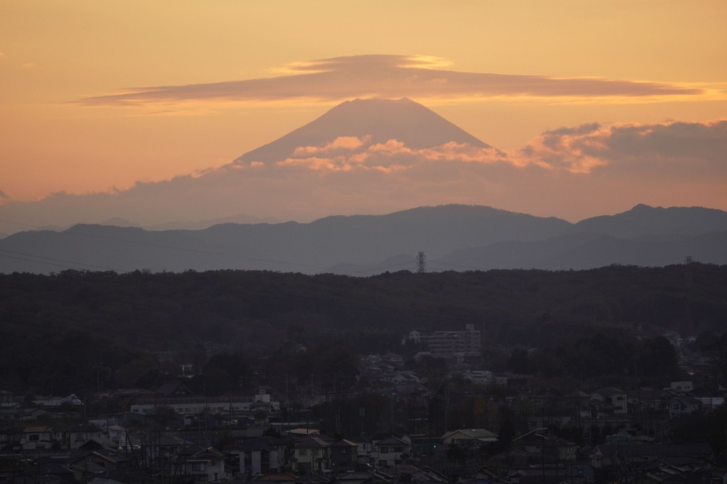今日の夕暮れ富士山！