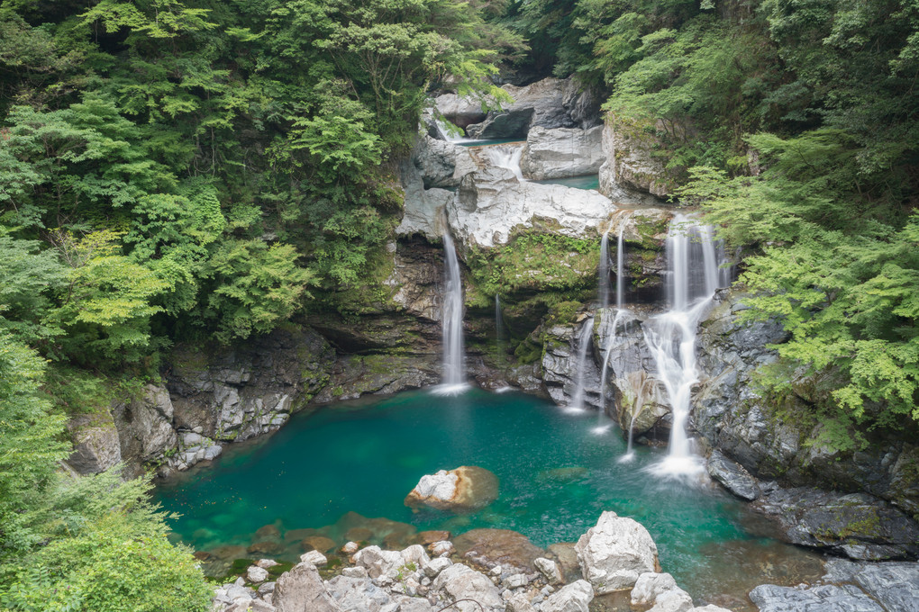 とくしま88景の「雨乞の滝」「大釜の滝」「大轟の滝」