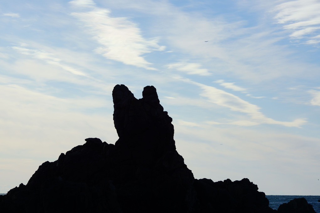 彩雲と犬岩