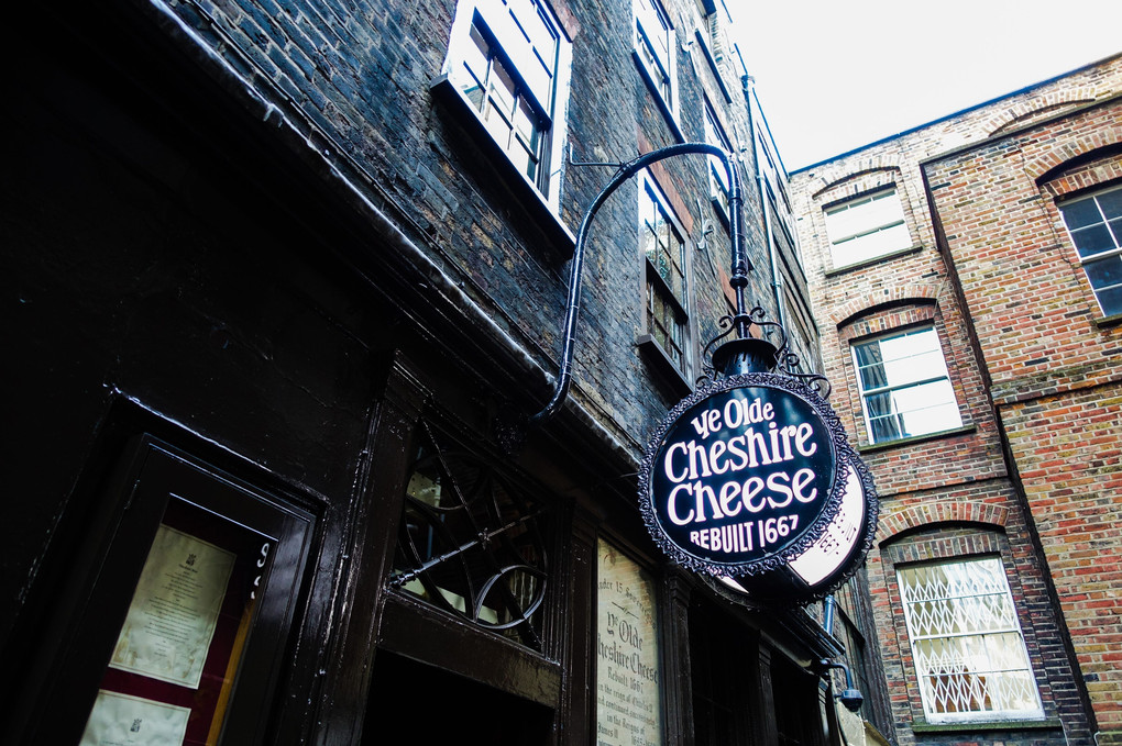 ロンドン最古のパブらしいです。Ye Olde Cheshire Cheese