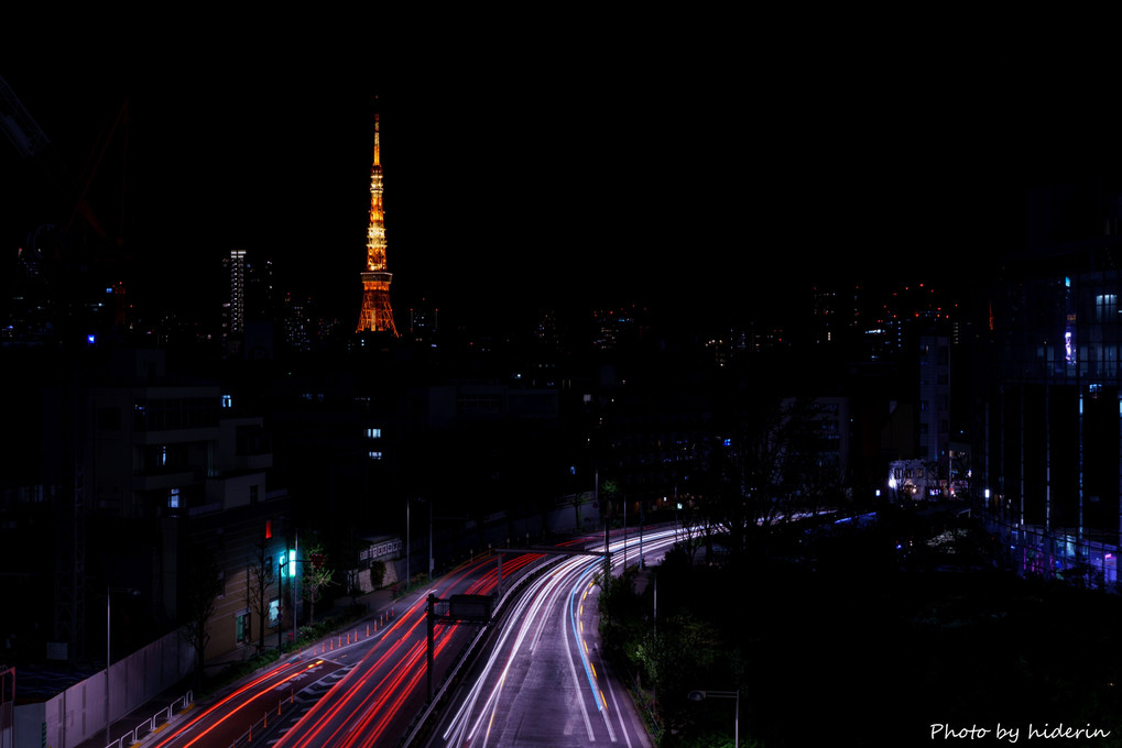 東京タワーを眺めて