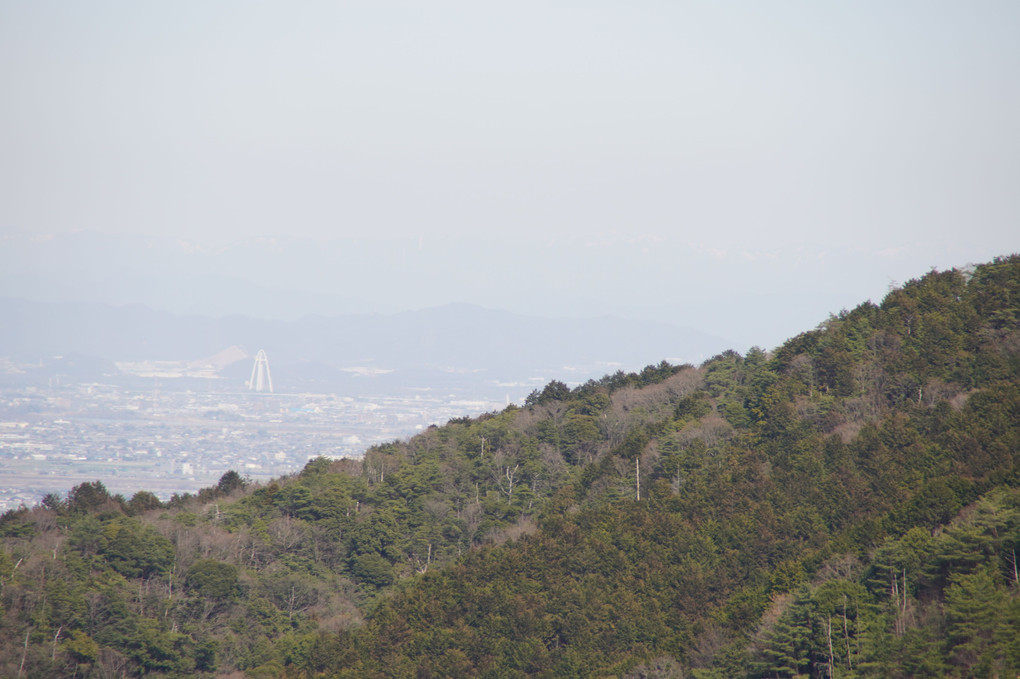 峠から山脈…。