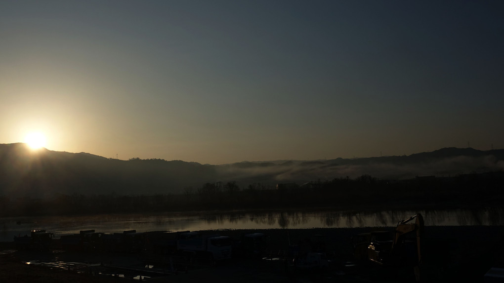 紀ノ川と日の出