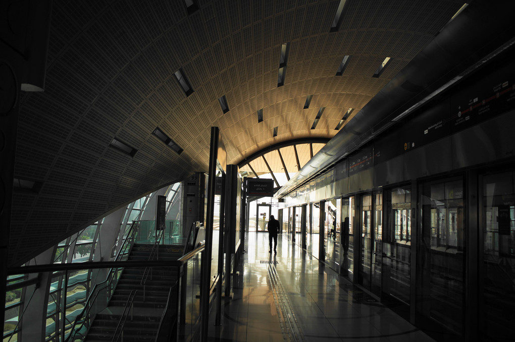 駅　DUBAI METRO Business Bay