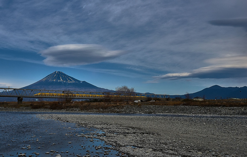 富士山とＤｒ．イエロー