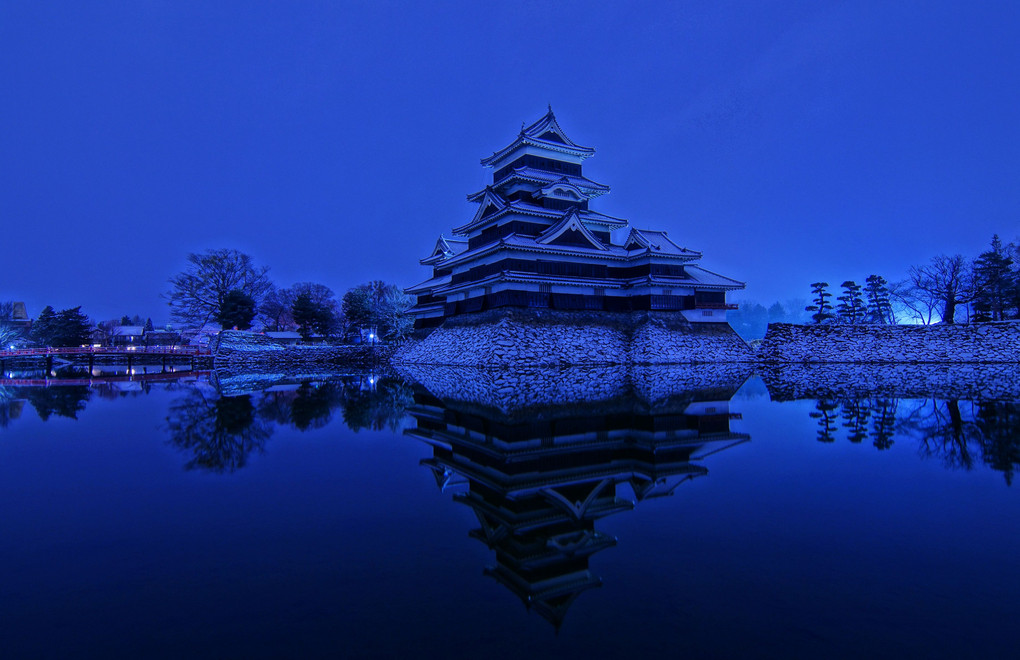 雪夜の松本城