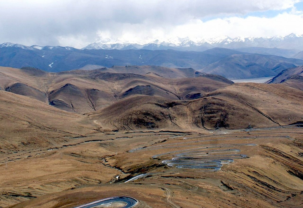 チベットの中尼公路のパンラ峠越え