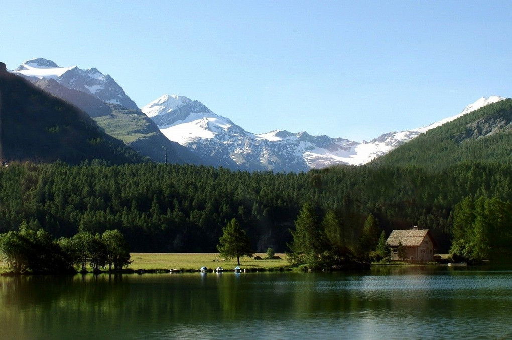 スイスのシルス湖の景色