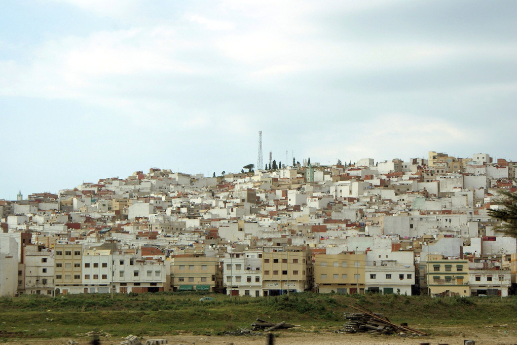 モロッコのタンジールは白い町です