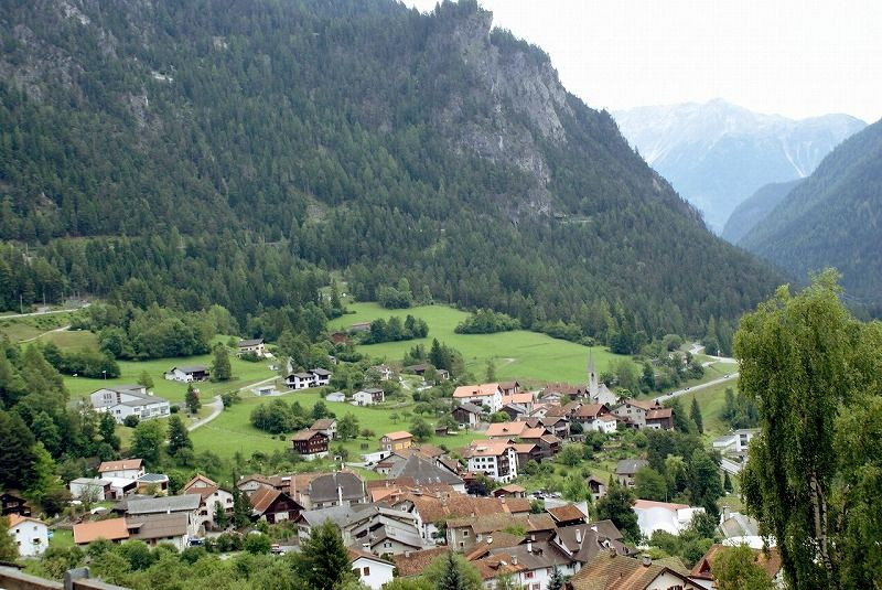 山間の村の写真