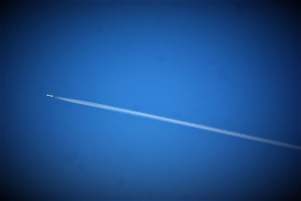 ✈飛行機雲の軌跡