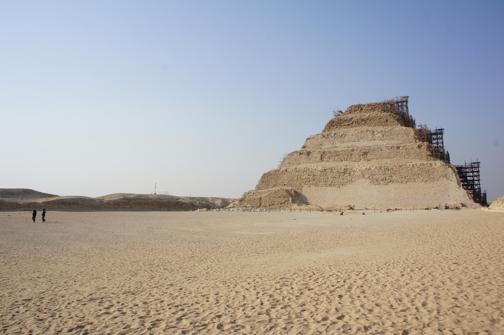 最古のピラミッド＆砂漠