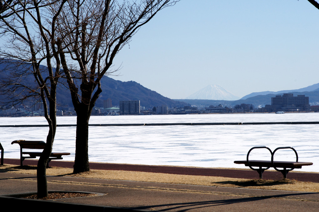 諏訪湖から富士山が。。。