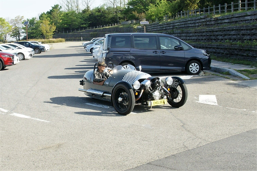 旅先で出会た車です