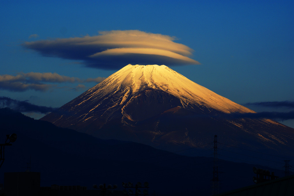 富士と傘雲
