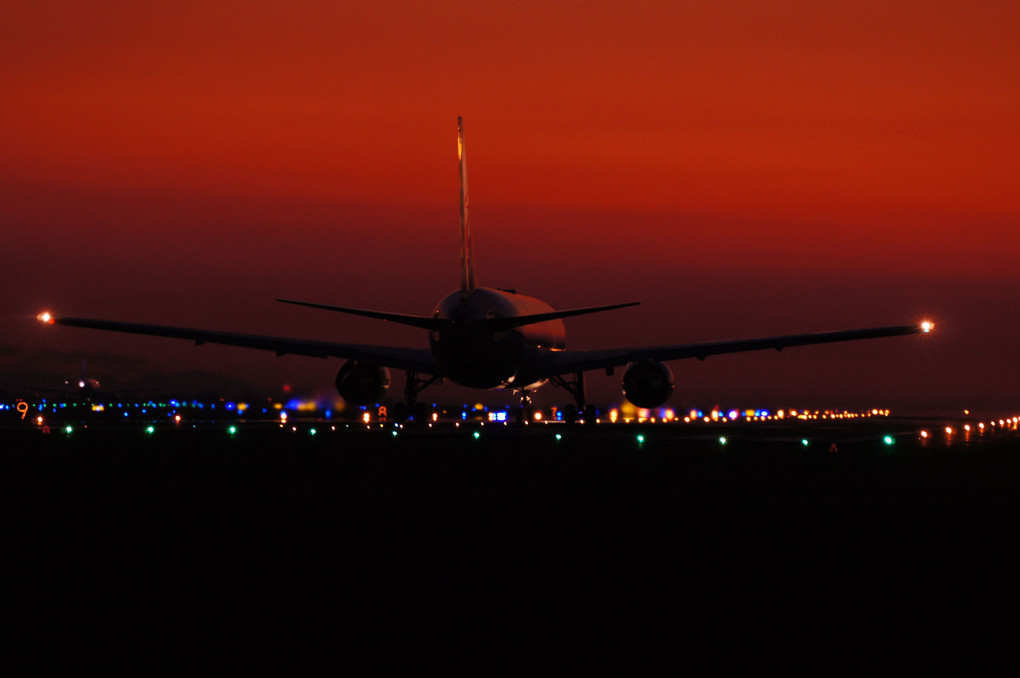 熊本空港の夕闇
