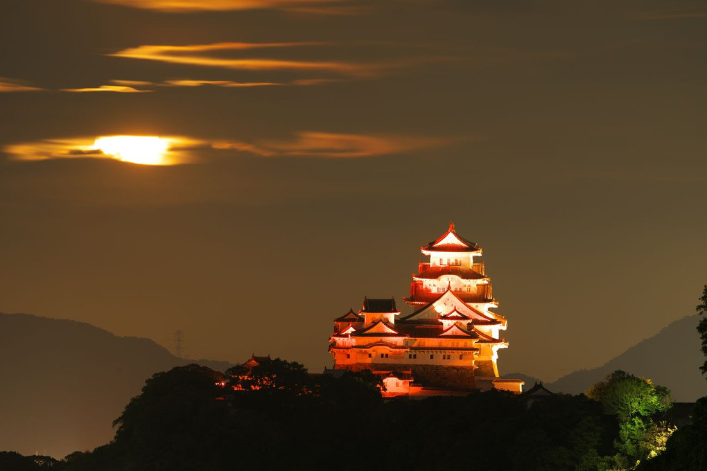 中秋の名月と姫路城