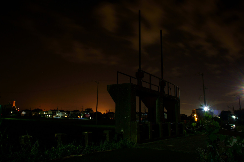 夜の水門