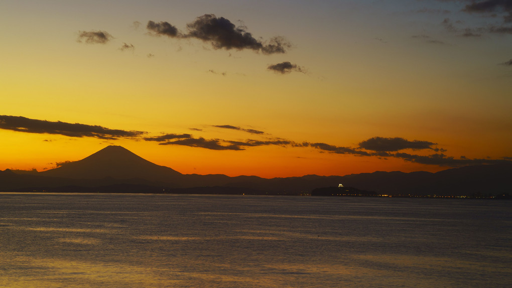 森戸海岸からの富士山と江の島