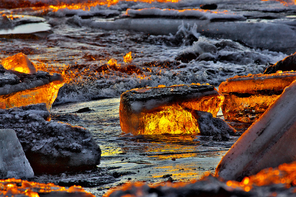 カムイの夜明け　其の二十六　燃える氷海