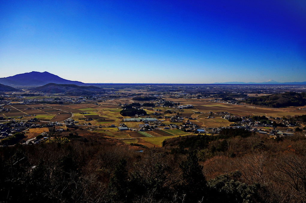 西の富士　東の筑波　仲を取り持つスカイツリー