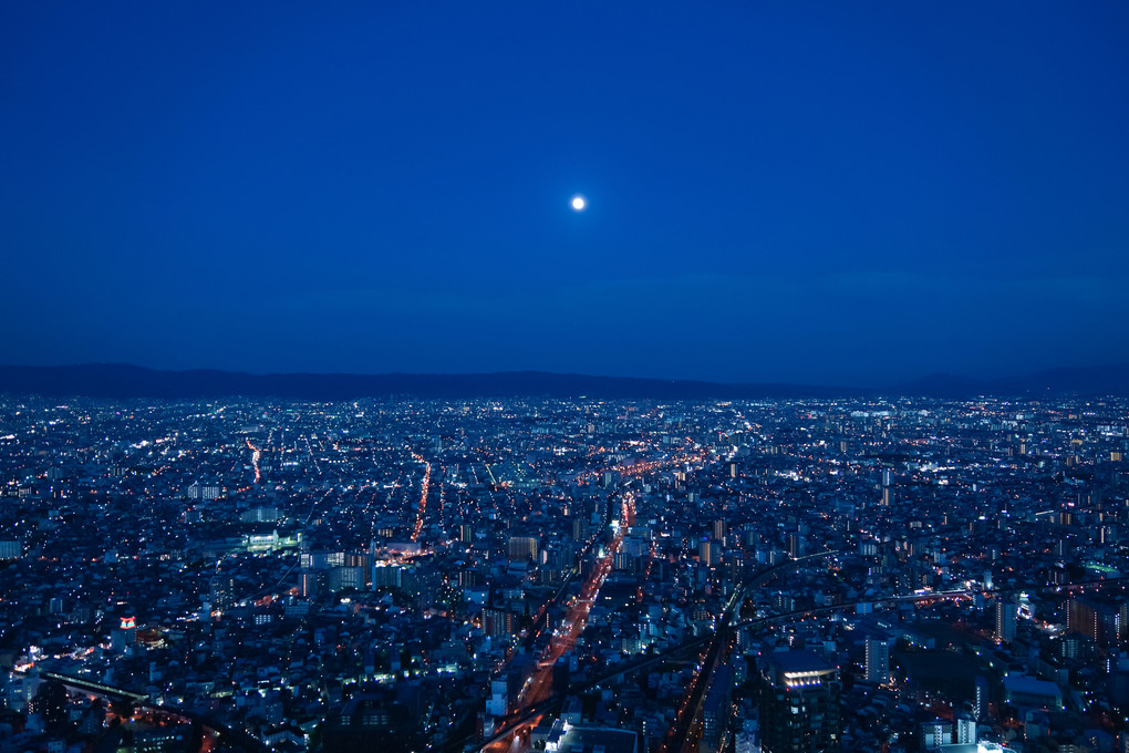 日本一高いビルからのお月見。